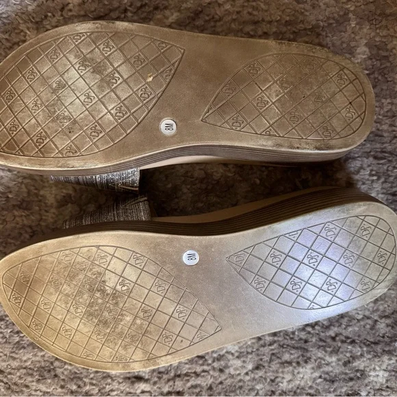 Donald pliner platform Fifi sandal Excellent condition gold - Picture 10 of 11